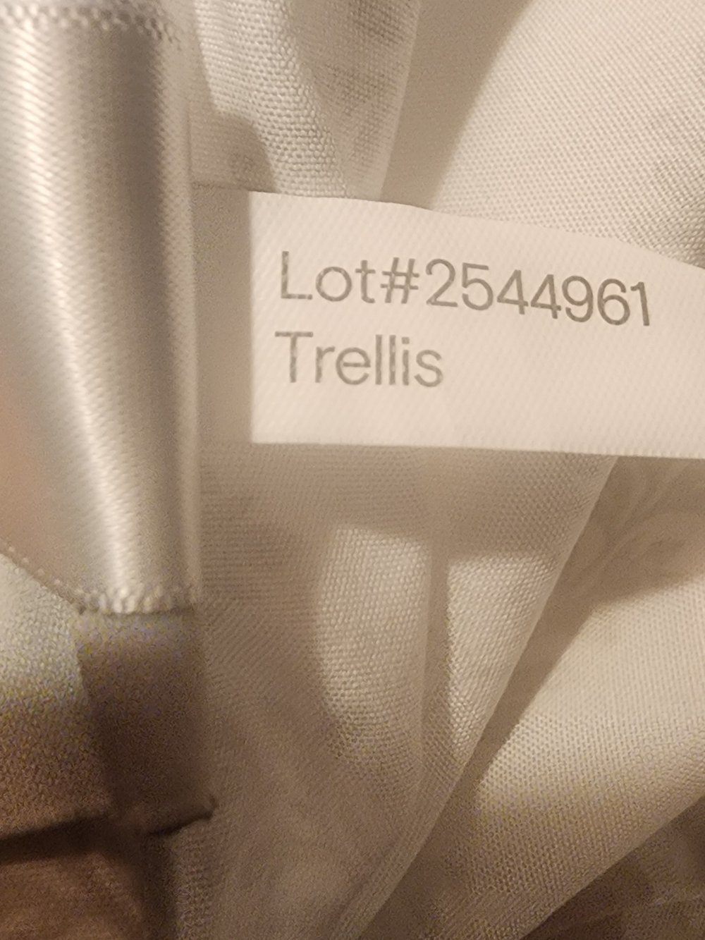 Signature Hemmed Sheet Set — Light Gray Floral - Picture 2 of 9